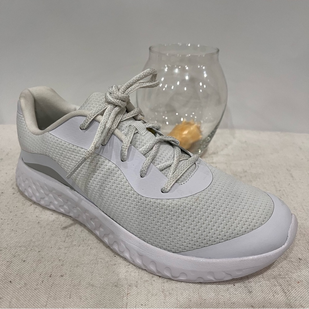 Athletic Works Women’s Sneaker Shoes | White | Size 9.5